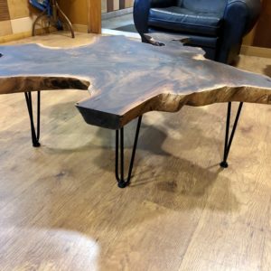 Mesa de centro de madera maciza de Nogal Español