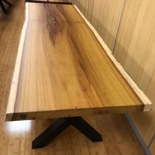 Iroko, mesa nº 03